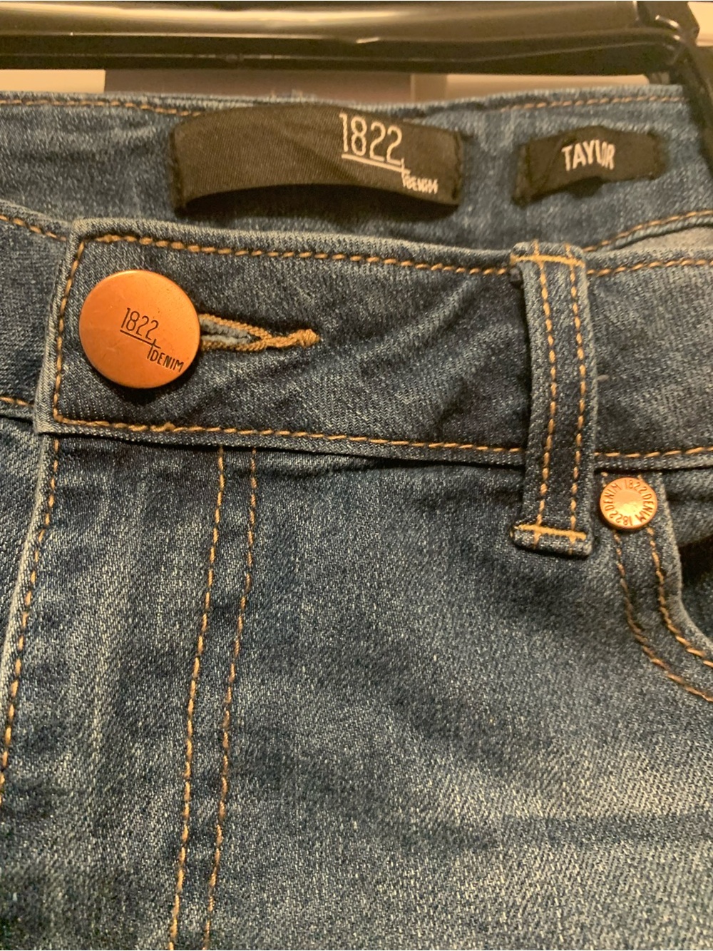 1822 Denim “Taylor” Straight Leg Jeans | Size 10 | Mid-Rise Cuffed Ankle - Picture 5 of 11